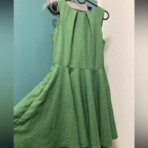 ModCloth “Luck be lady Green” timeless green dress - Picture 3 of 11